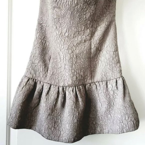 Vera Wang White Collection, Grey Strapless Flower dress, size 0 - Picture 4 of 6